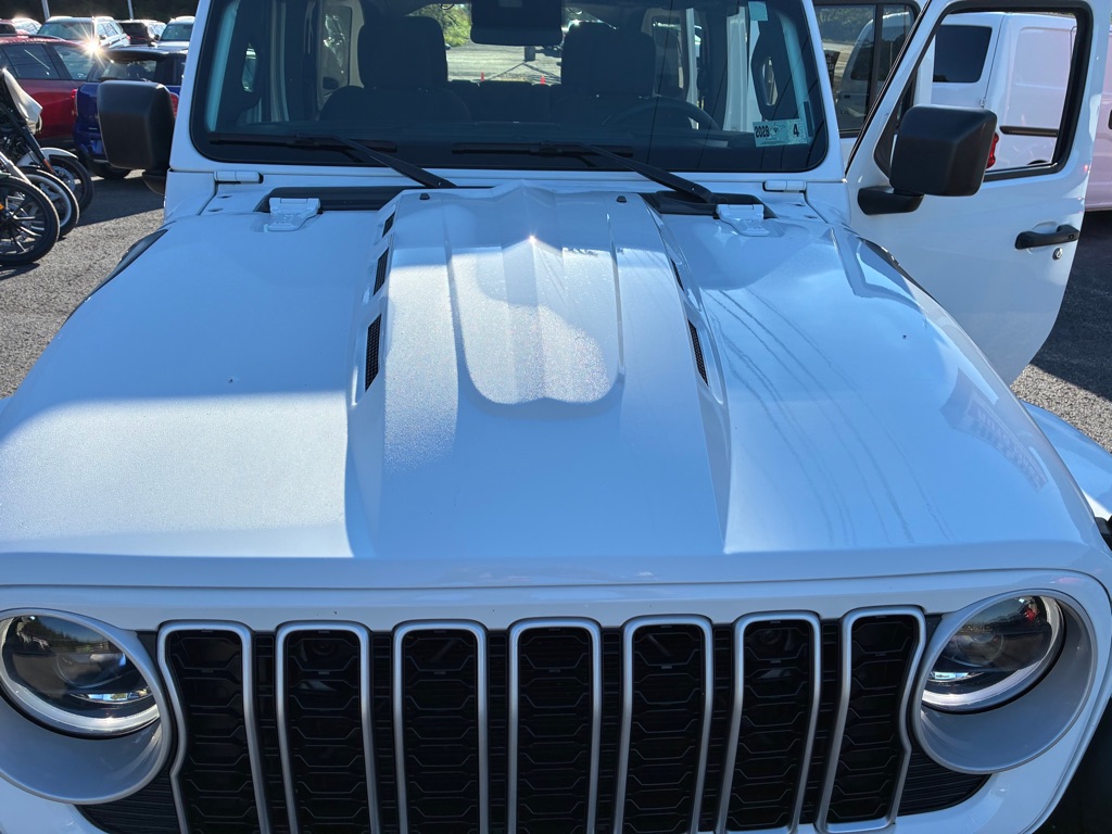 Photo 26 of this JEEP WRANGLER