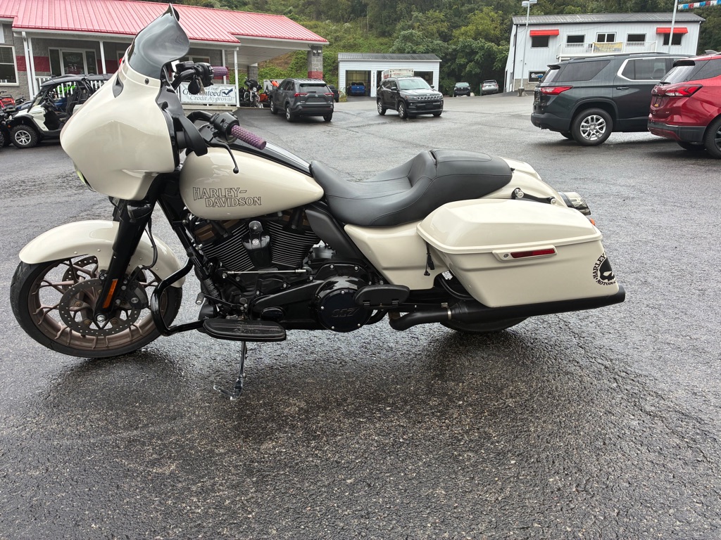 Photo 3 of this HARLEY DAVIDSON STREET GLIDE SP
