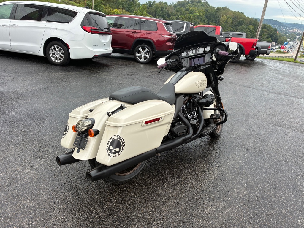 Photo 5 of this HARLEY DAVIDSON STREET GLIDE SP