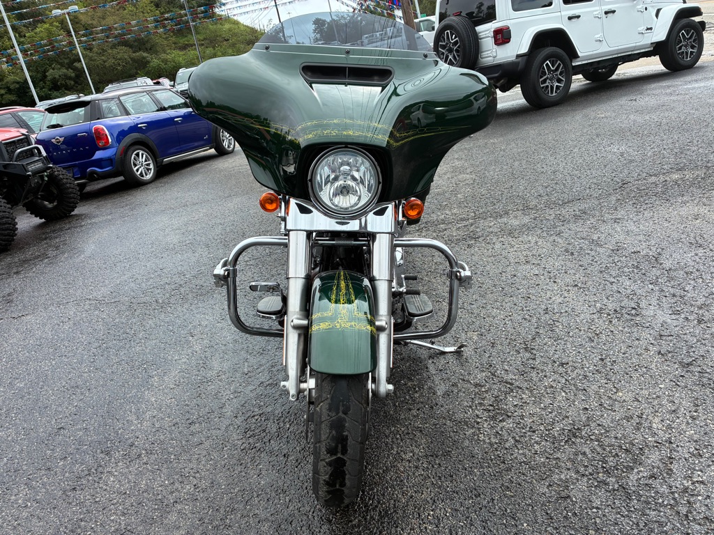 Photo 2 of this HARLEY DAVIDSON STREET GLIDE