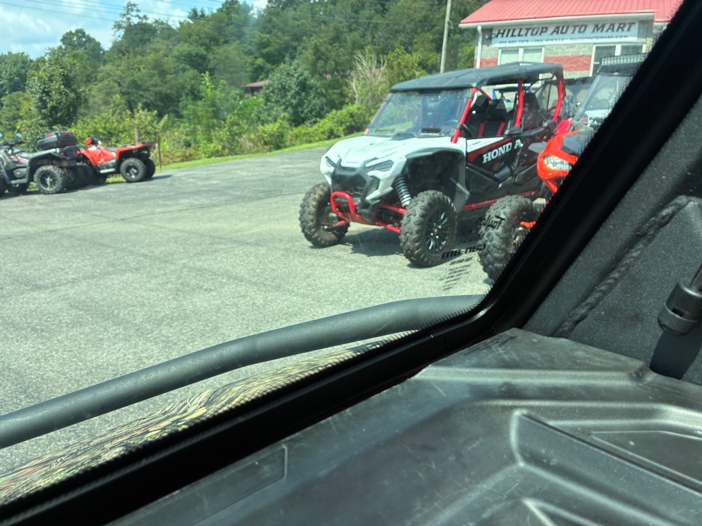 Photo 10 of this CAN AM DEFENDER