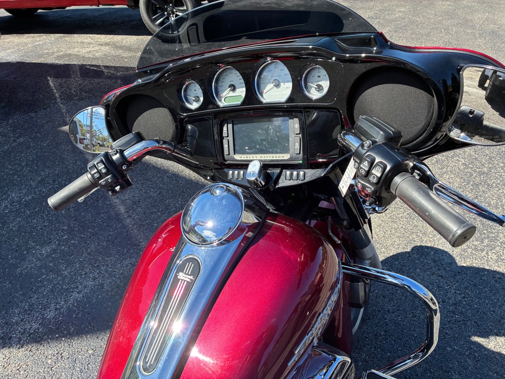 Photo 10 of this HARLEY DAVIDSON STREET GLIDE SP