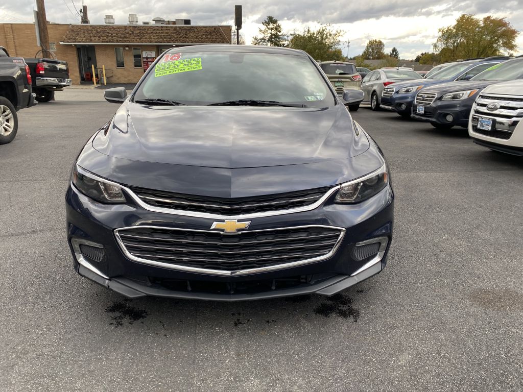 Photo 2 of this CHEVROLET MALIBU