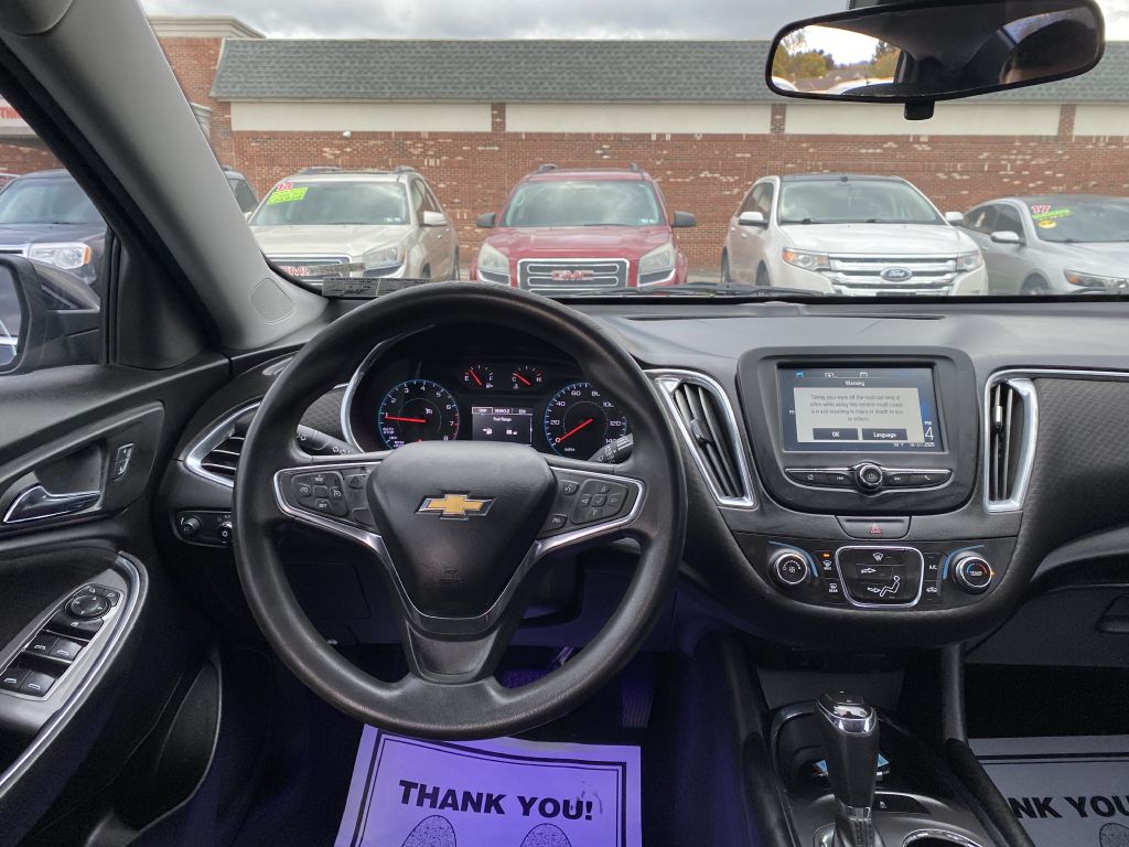 Photo 10 of this CHEVROLET MALIBU