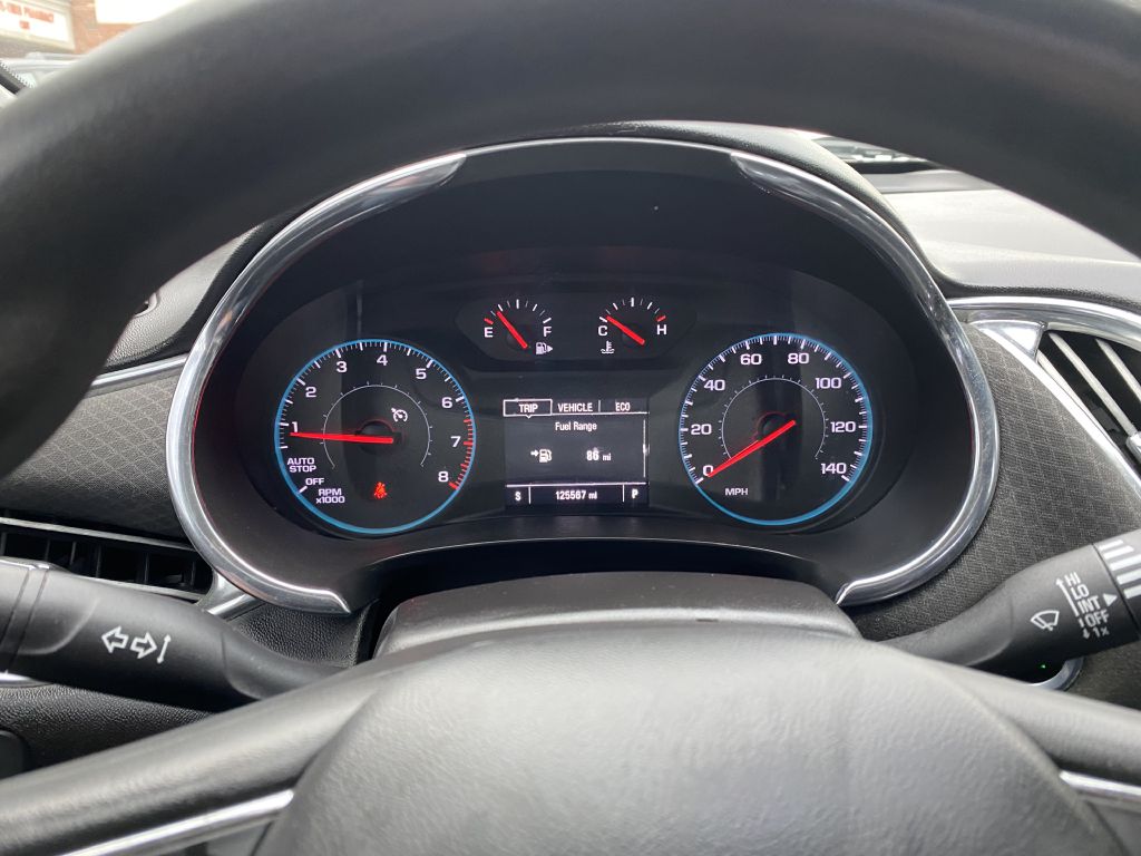 Photo 12 of this CHEVROLET MALIBU