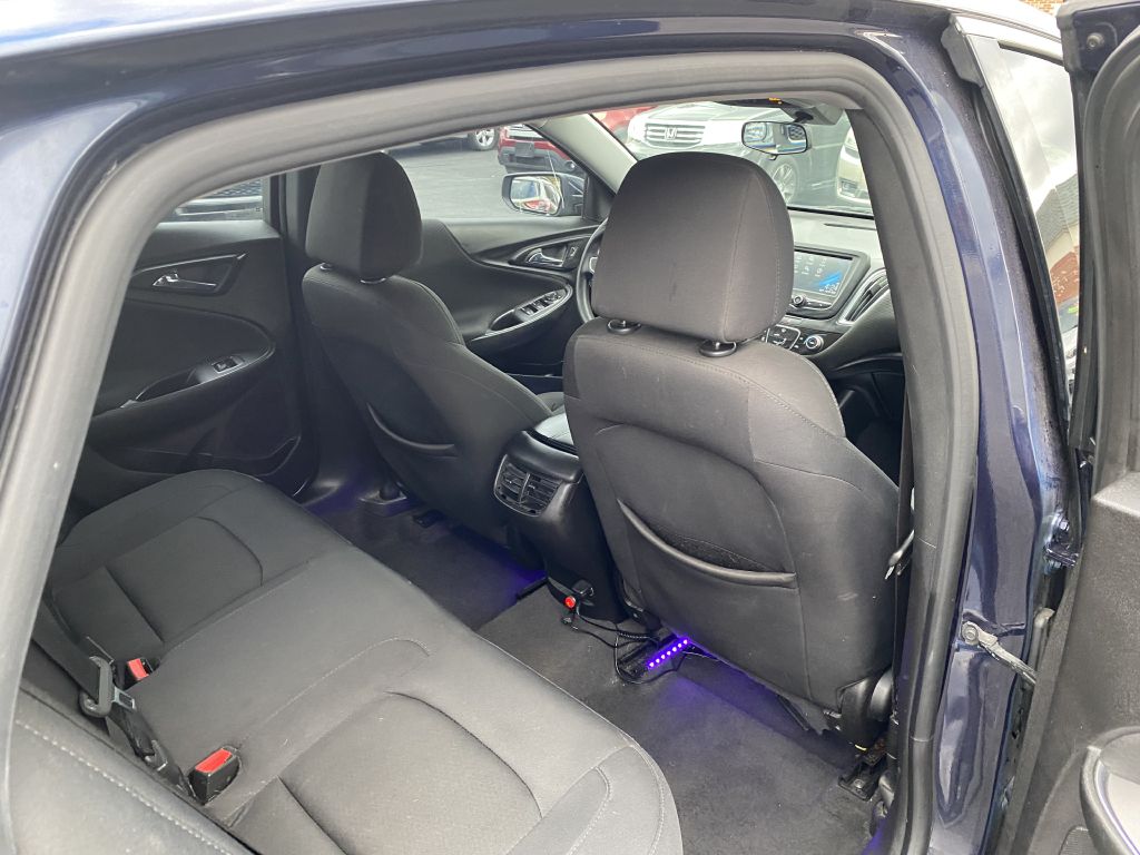 Photo 16 of this CHEVROLET MALIBU