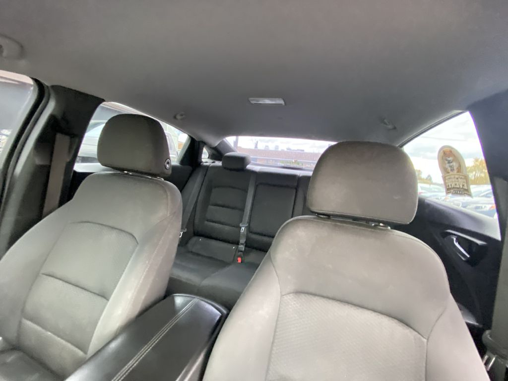 Photo 18 of this CHEVROLET MALIBU