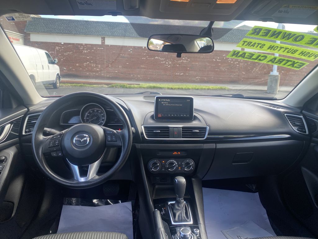Photo 9 of this MAZDA 3