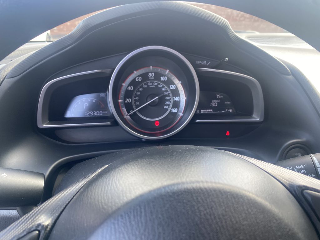 Photo 12 of this MAZDA 3