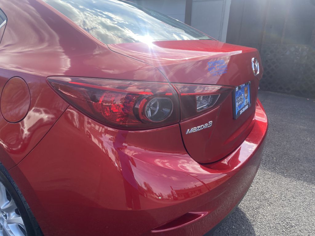 Photo 25 of this MAZDA 3
