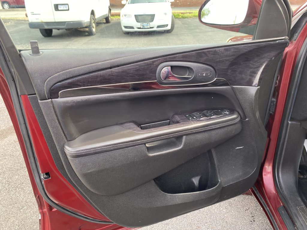 Photo 21 of this BUICK ENCLAVE