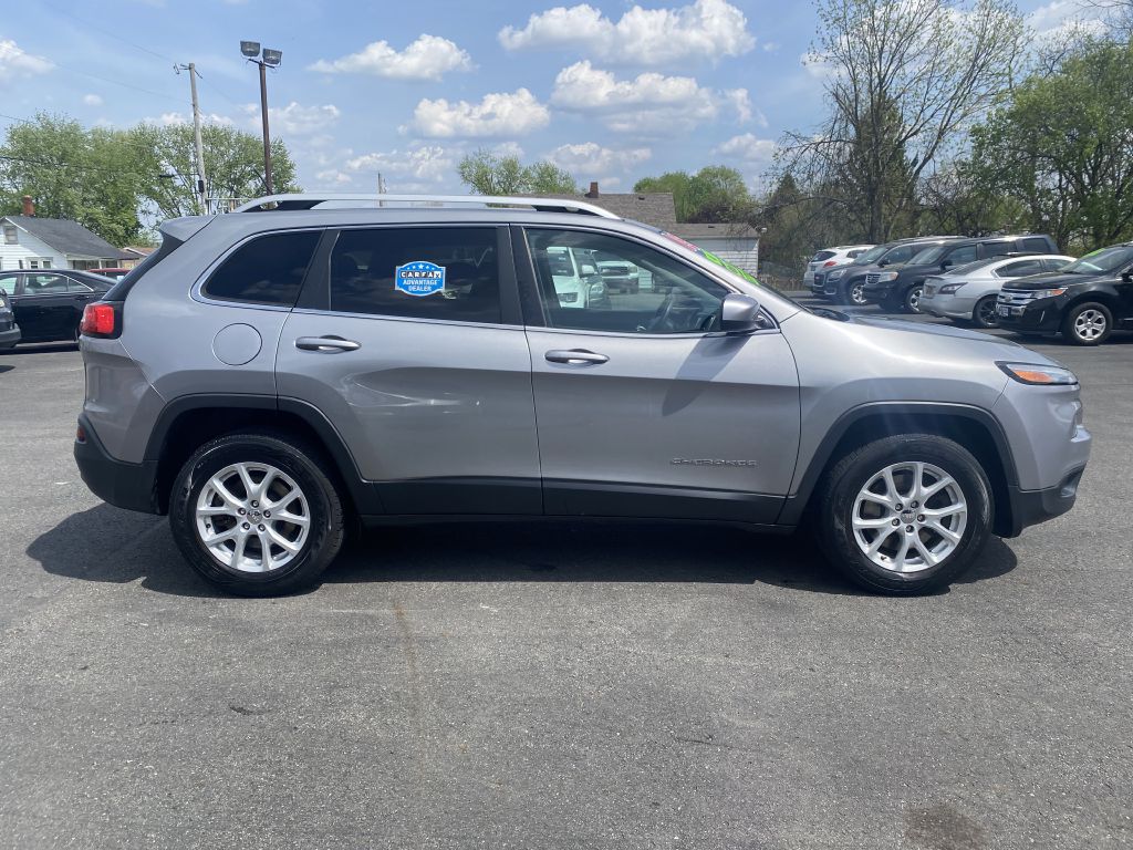 Photo 4 of this JEEP CHEROKEE