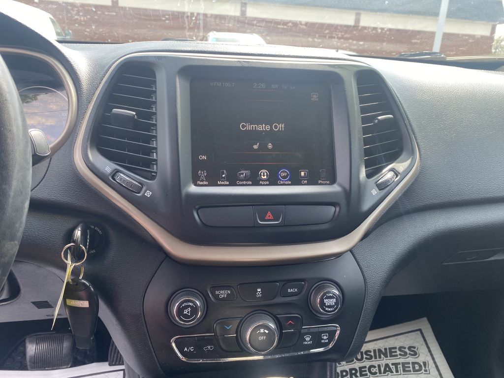 Photo 13 of this JEEP CHEROKEE