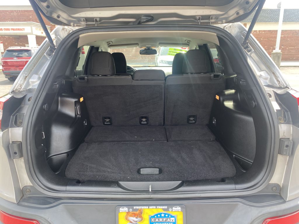Photo 16 of this JEEP CHEROKEE