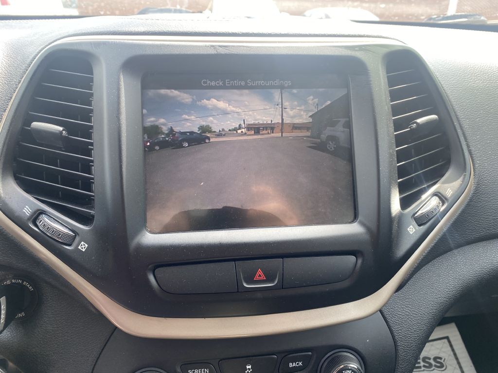 Photo 27 of this JEEP CHEROKEE