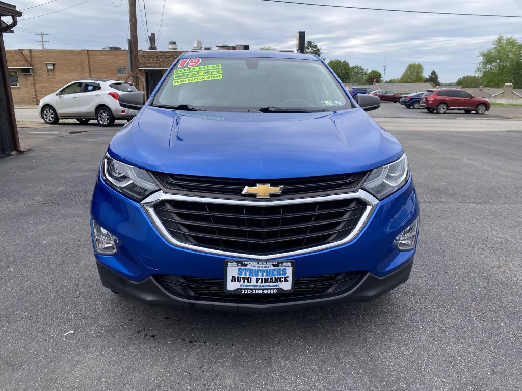 Photo 2 of this CHEVROLET EQUINOX