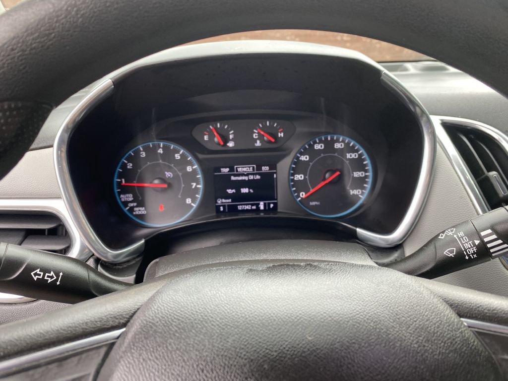 Photo 12 of this CHEVROLET EQUINOX