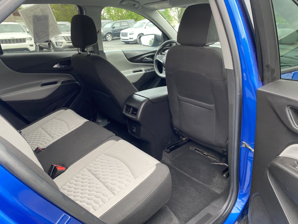 Photo 17 of this CHEVROLET EQUINOX
