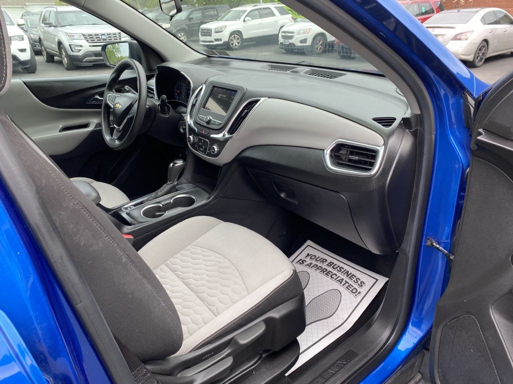 Photo 18 of this CHEVROLET EQUINOX
