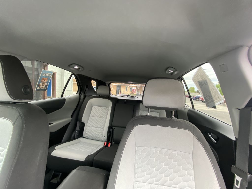 Photo 19 of this CHEVROLET EQUINOX