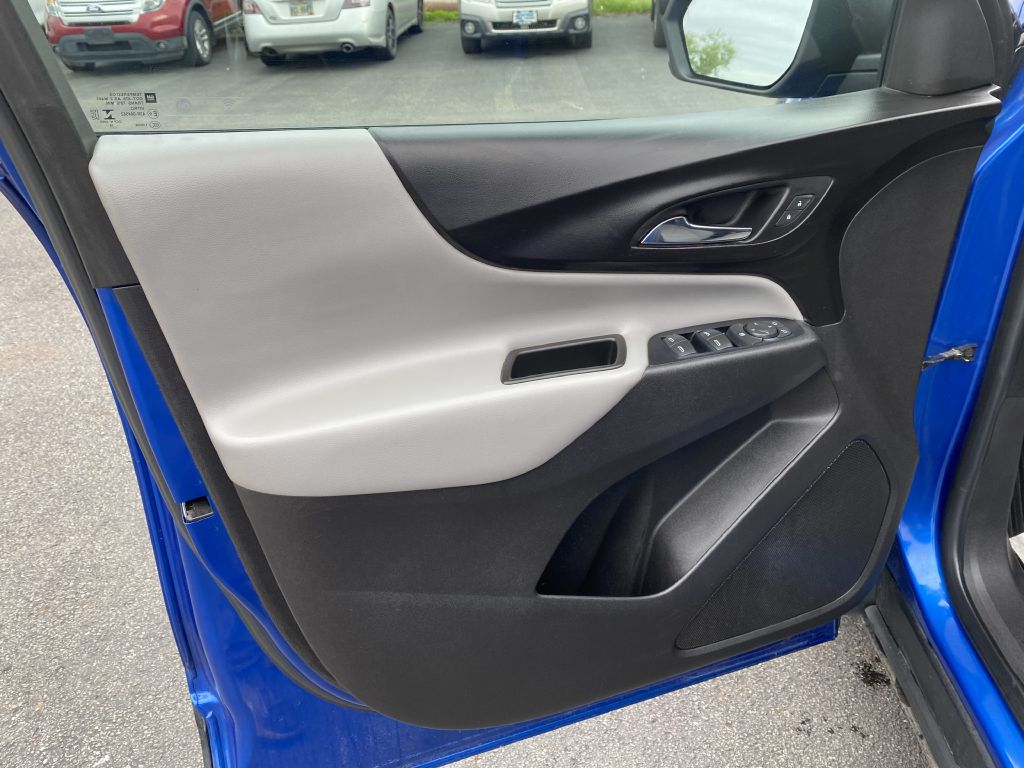 Photo 20 of this CHEVROLET EQUINOX