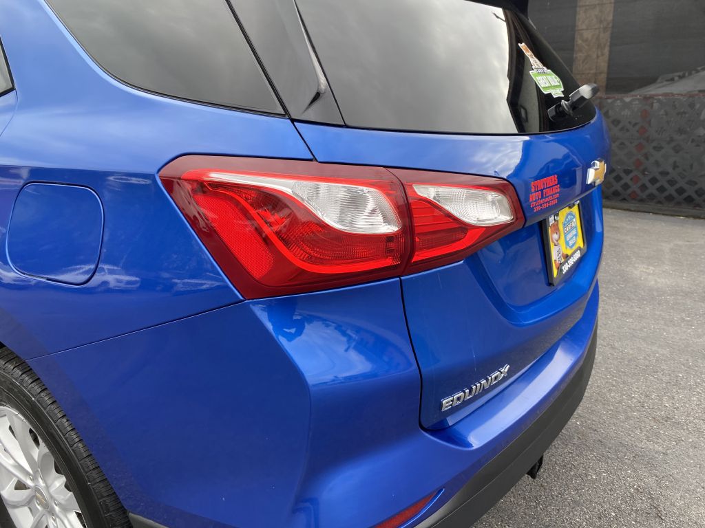 Photo 26 of this CHEVROLET EQUINOX