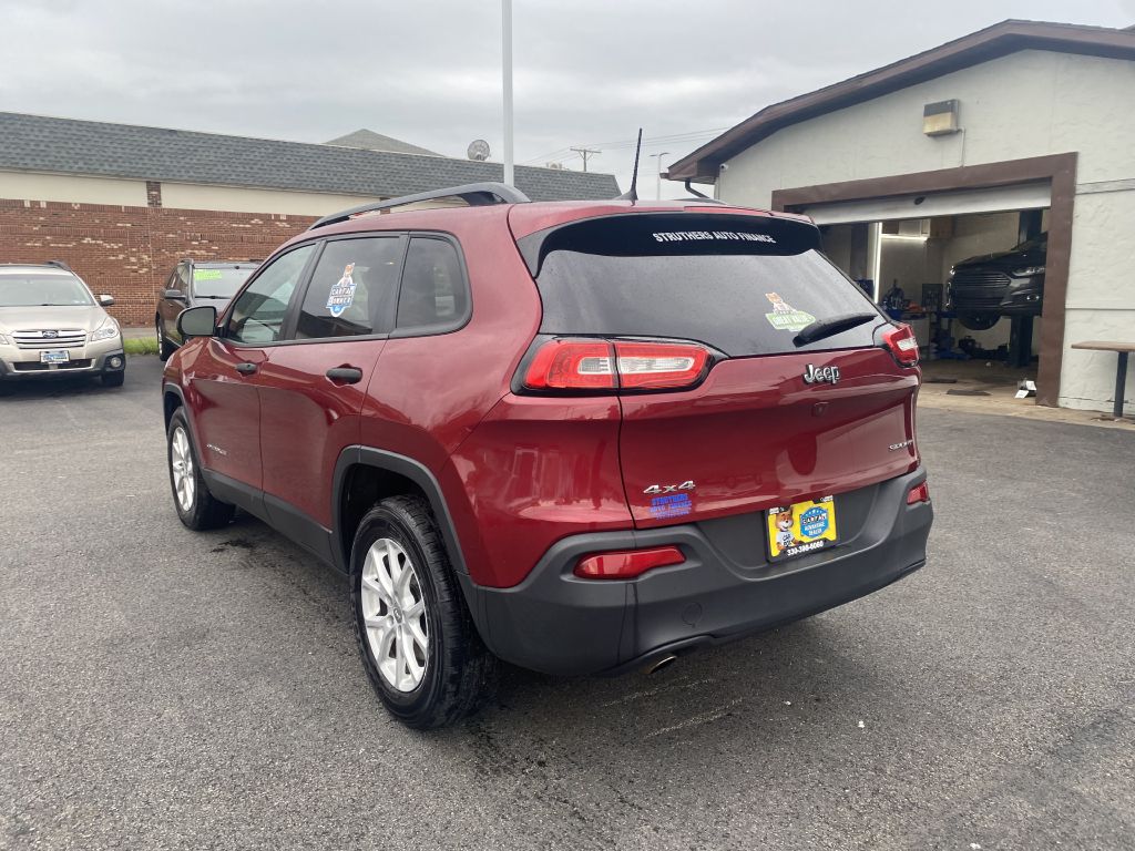 Photo 7 of this JEEP CHEROKEE