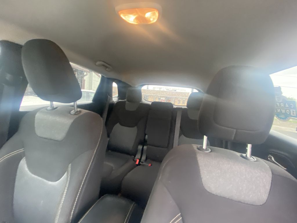 Photo 19 of this JEEP CHEROKEE