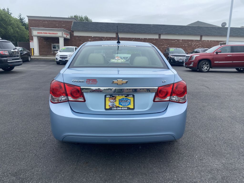Photo 6 of this CHEVROLET CRUZE