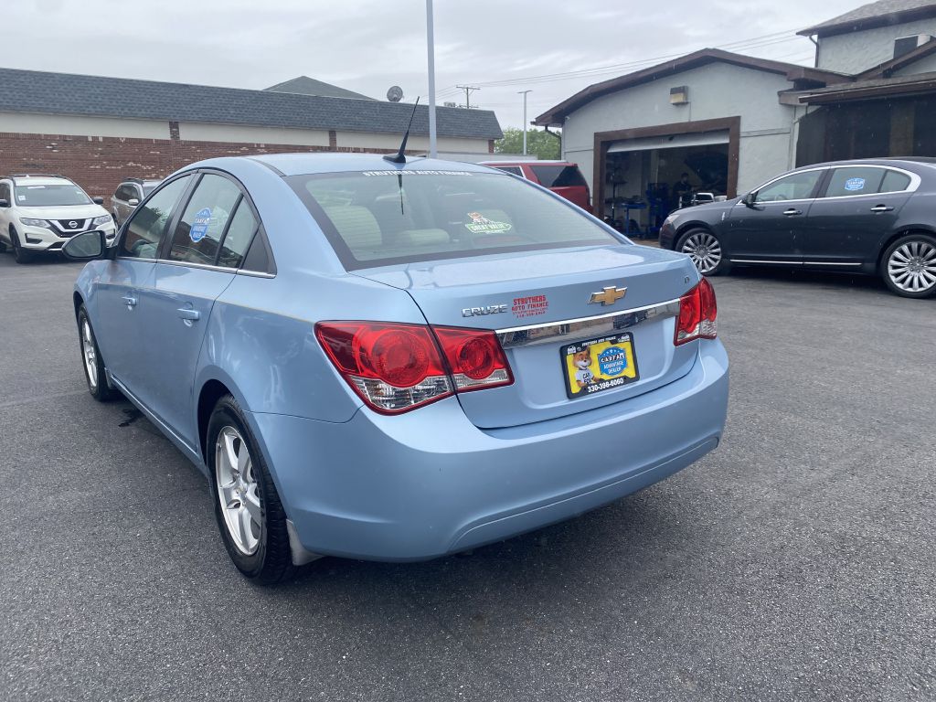 Photo 7 of this CHEVROLET CRUZE