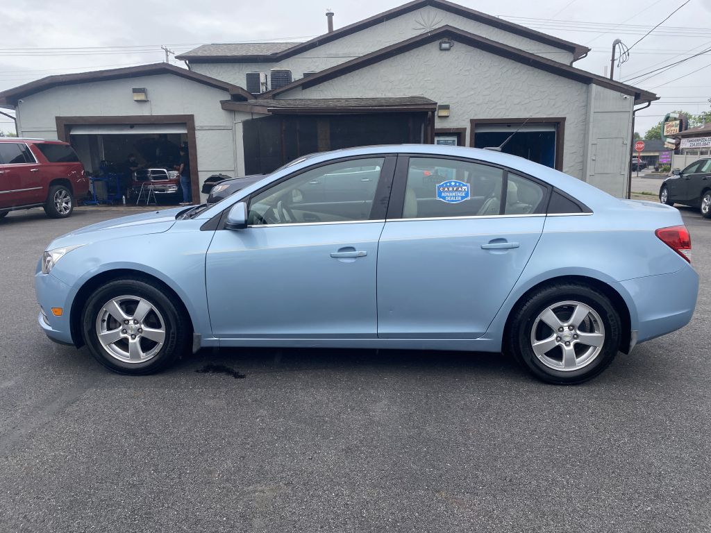 Photo 8 of this CHEVROLET CRUZE