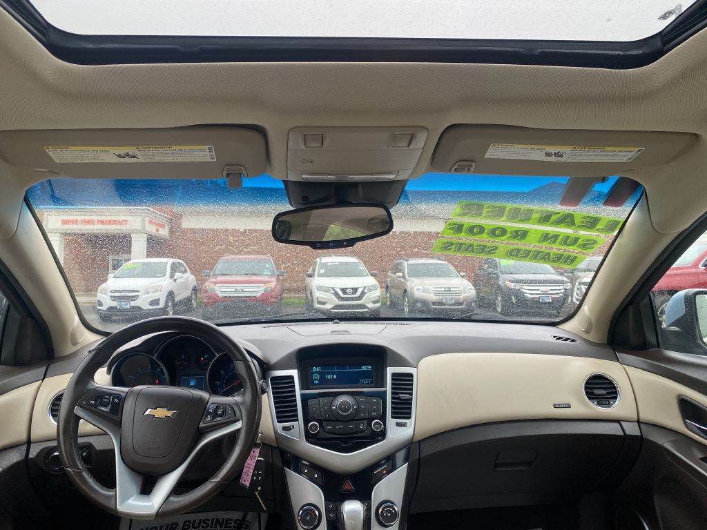 Photo 9 of this CHEVROLET CRUZE