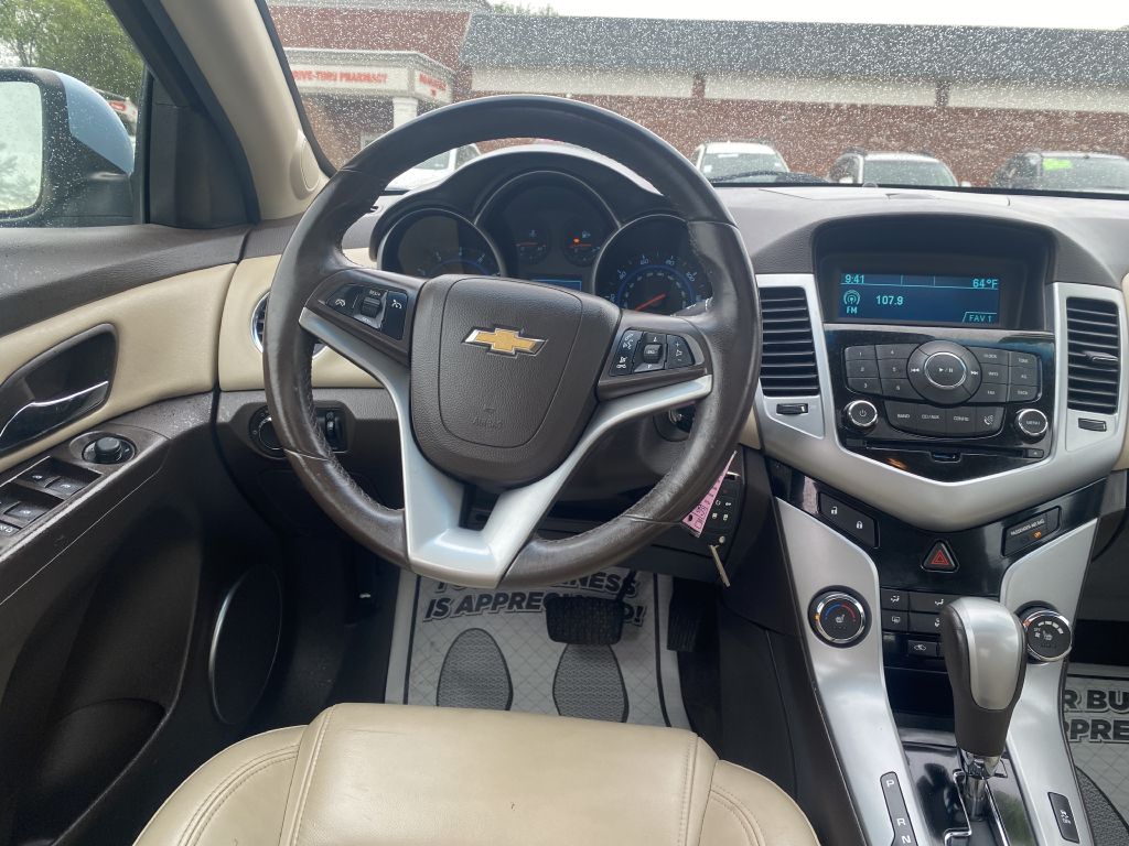 Photo 10 of this CHEVROLET CRUZE