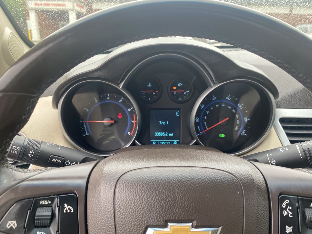 Photo 12 of this CHEVROLET CRUZE
