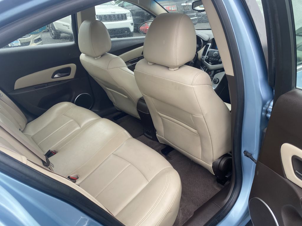 Photo 16 of this CHEVROLET CRUZE