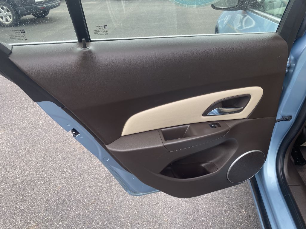 Photo 20 of this CHEVROLET CRUZE