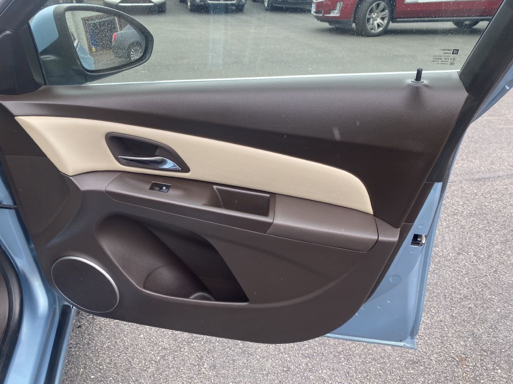 Photo 22 of this CHEVROLET CRUZE