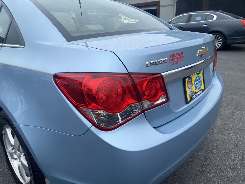 Photo 25 of this CHEVROLET CRUZE