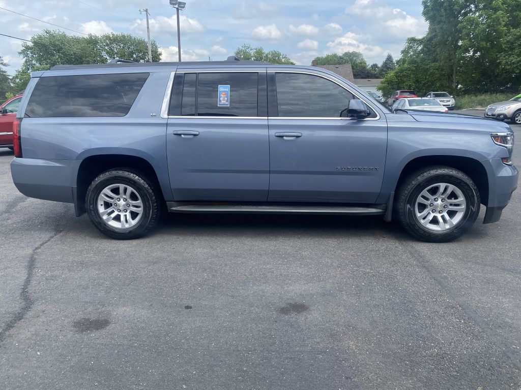 Photo 4 of this CHEVROLET SUBURBAN