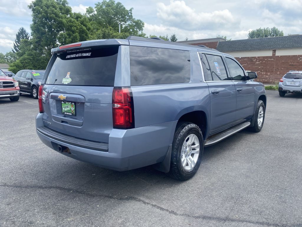 Photo 5 of this CHEVROLET SUBURBAN