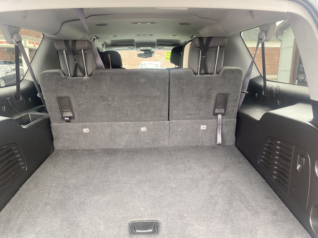 Photo 17 of this CHEVROLET SUBURBAN