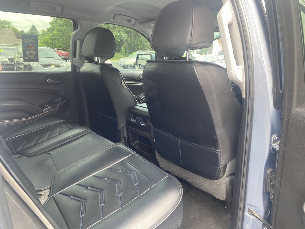 Photo 18 of this CHEVROLET SUBURBAN