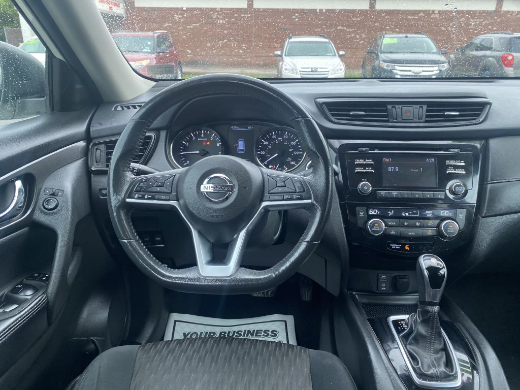Photo 10 of this NISSAN ROGUE