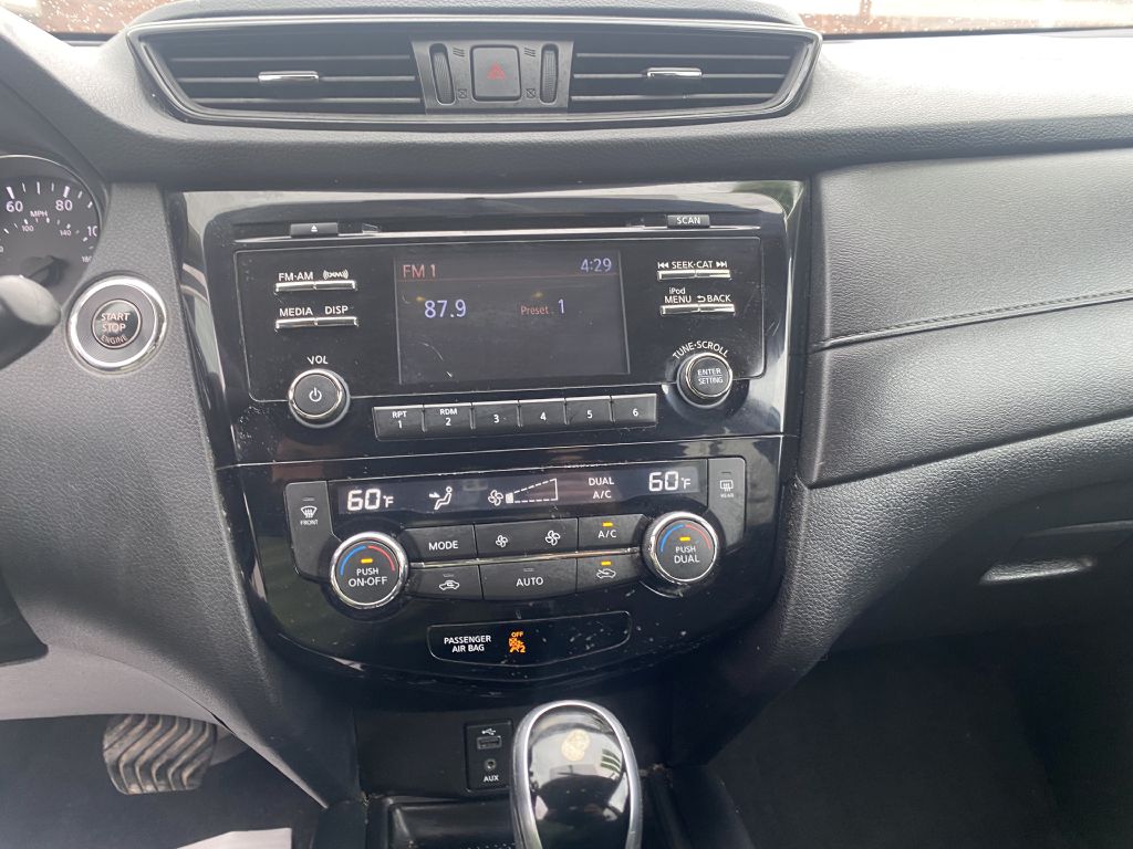 Photo 13 of this NISSAN ROGUE