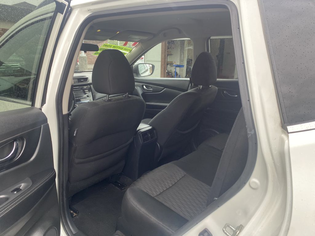 Photo 15 of this NISSAN ROGUE