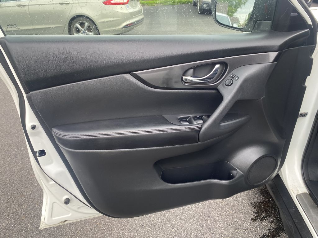 Photo 20 of this NISSAN ROGUE