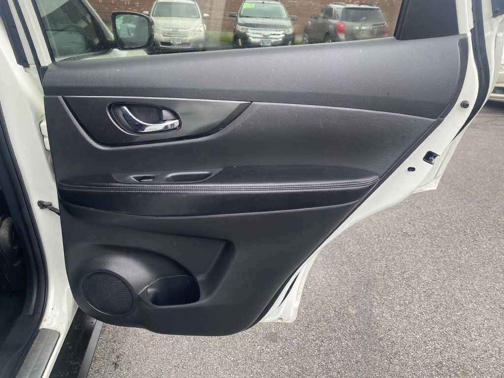 Photo 22 of this NISSAN ROGUE