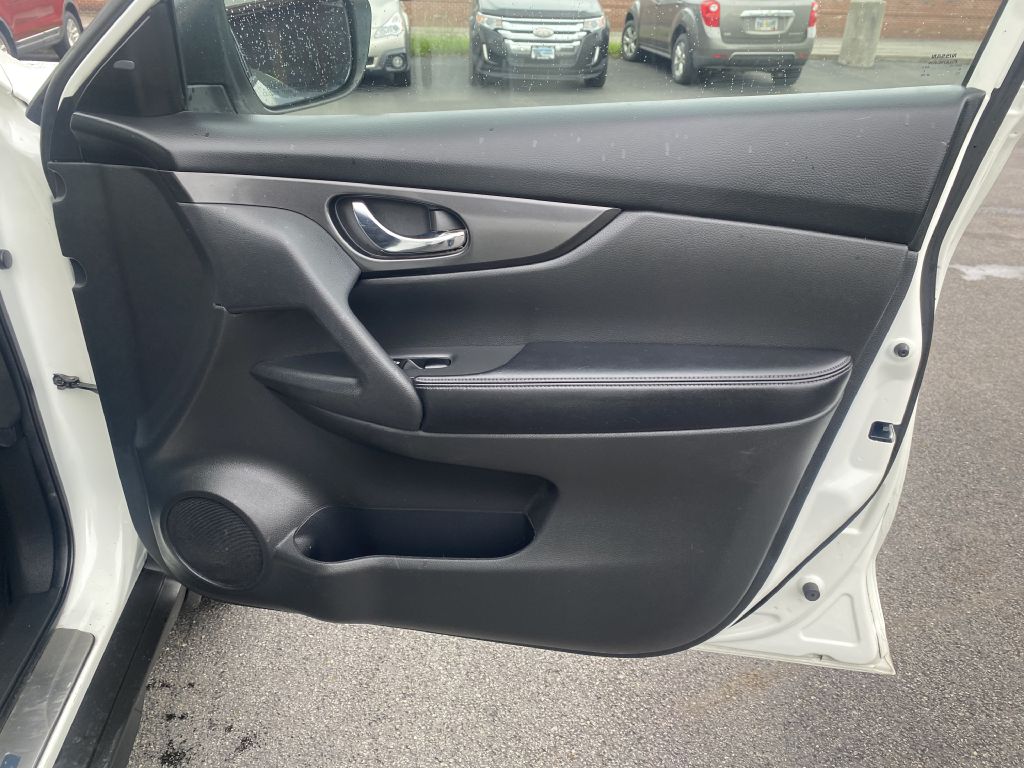 Photo 23 of this NISSAN ROGUE