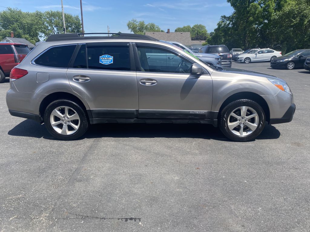 Photo 4 of this SUBARU OUTBACK