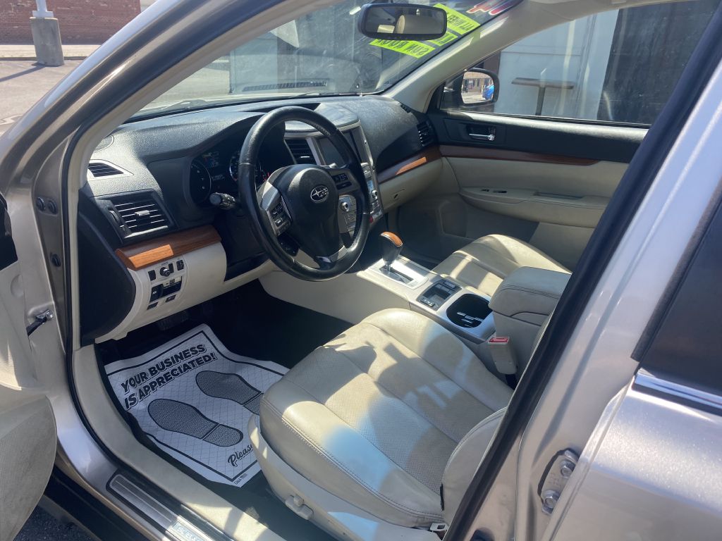 Photo 14 of this SUBARU OUTBACK